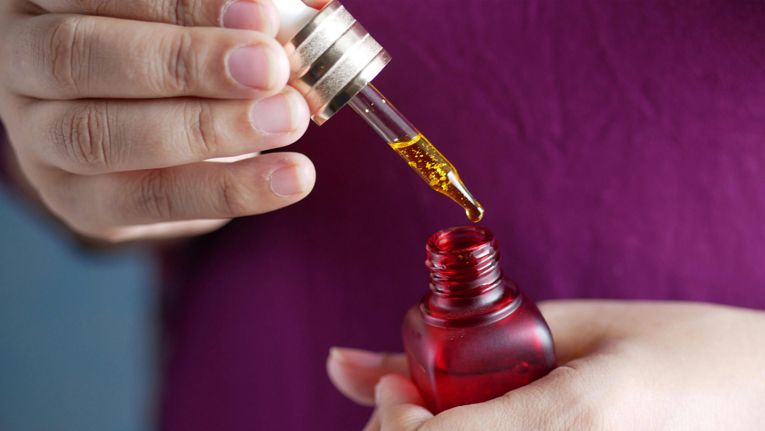 THC oil in dropper bottle—UK guidance on THC effects, colour, and whether THC oil goes bad.